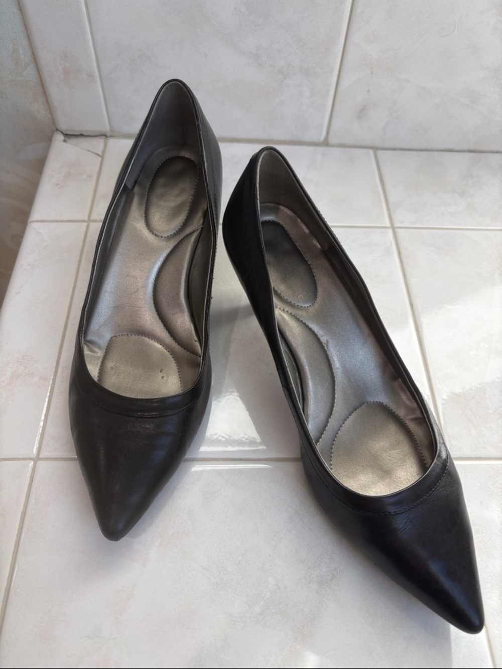 Bandolino Black Pointed Toe Leather Dress Pumps